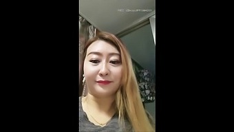 Mature Chinese Milf Pleasures Herself
