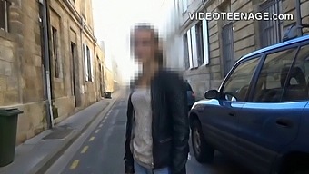 Teste De Adolescente Jovem E Hesitante Para Um Vídeo Amador Europeu