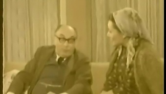Vintage Türk Çift, Duygusal Göğüs Oyununu Keşfediyor