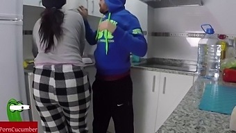 Pamela Sanchez And Her Partner Give A Sloppy Blowjob In The Kitchen