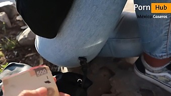 Stor Røv Mexicaner Får To Sprøjt Og Et Blowjob For Et Godt Tip.