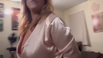 Daddy'S Girl Made A Custom Video For Her Stepmom